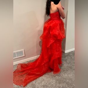 Gorgeous red prom dress!!